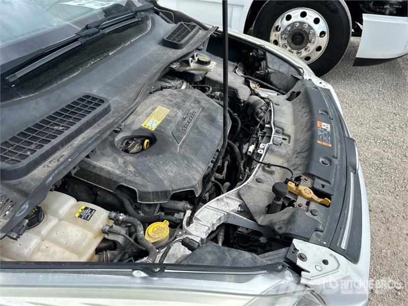 Ford Escape SE 2WD SUV Otomobiller