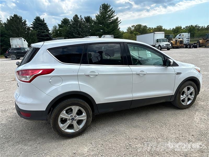 Ford Escape SE 2WD SUV Otomobiller