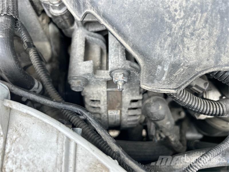 Ford Escape SE 2WD SUV Otomobiller