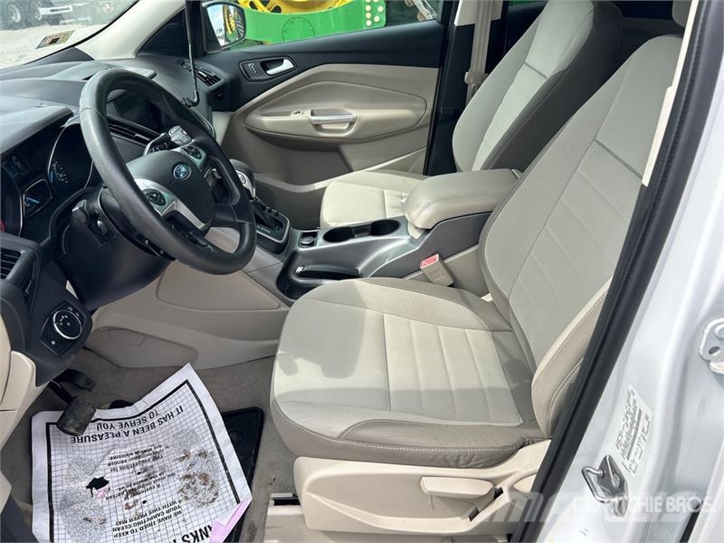 Ford Escape SE 2WD SUV Otomobiller
