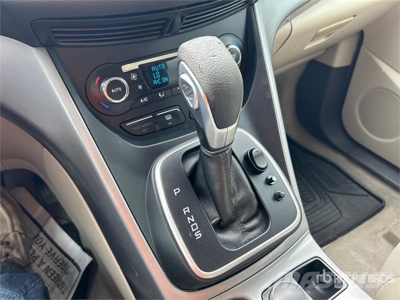 Ford Escape SE 2WD SUV Otomobiller