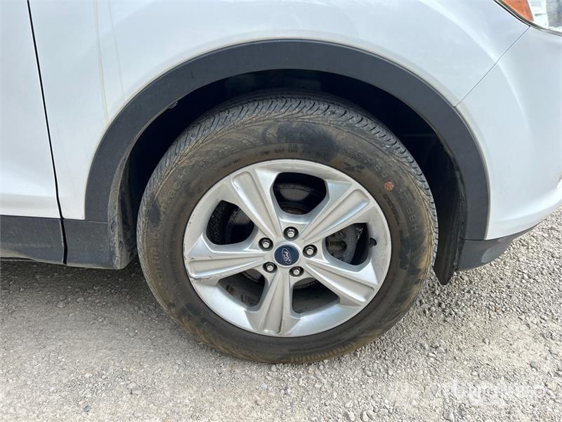 Ford Escape SE 2WD SUV Otomobiller