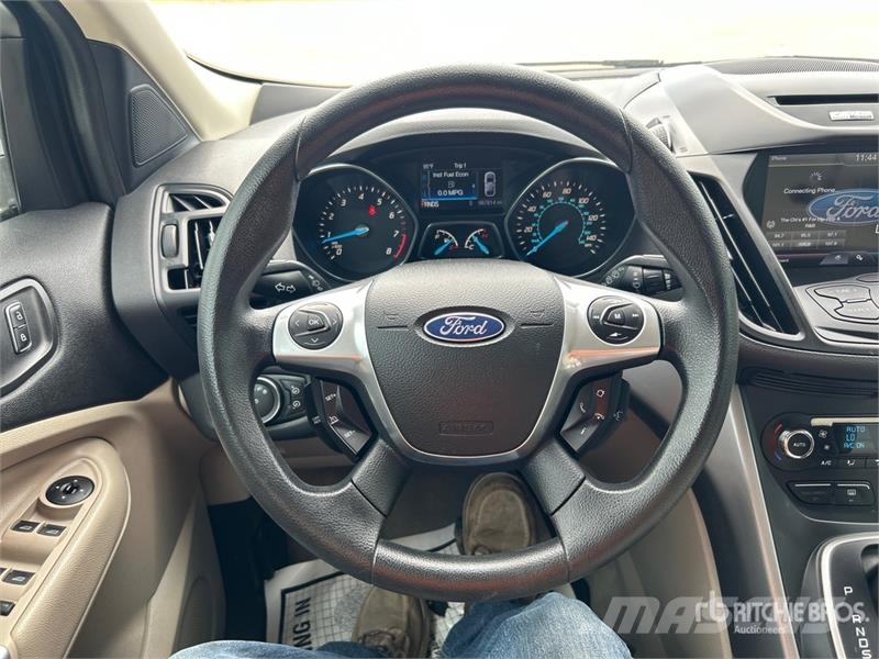 Ford Escape SE 2WD SUV Otomobiller