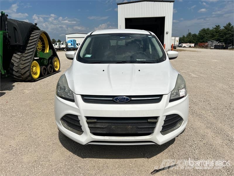 Ford Escape SE 2WD SUV Otomobiller