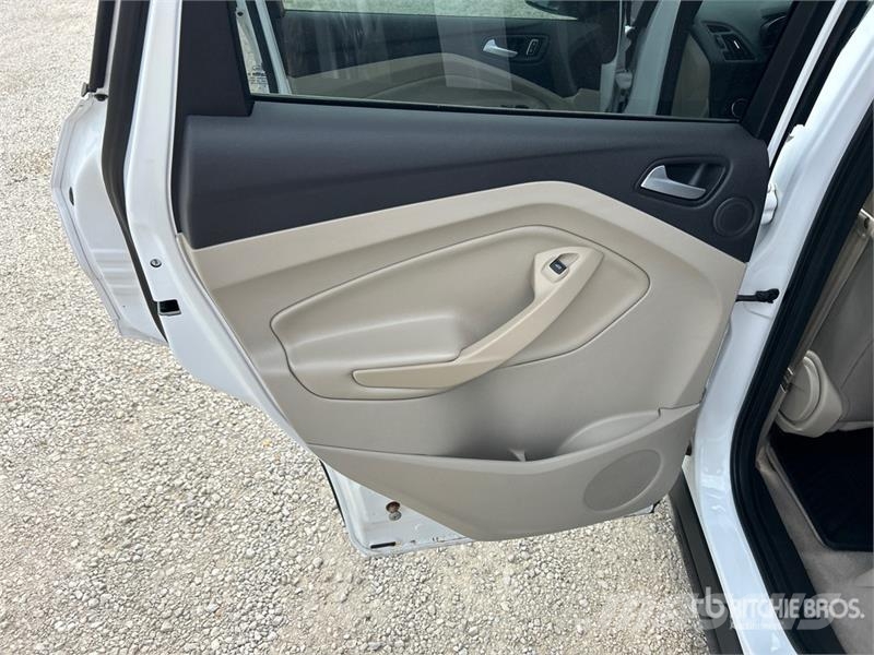 Ford Escape SE 2WD SUV Otomobiller