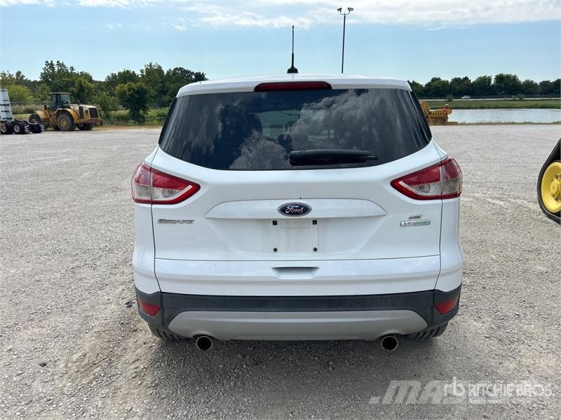 Ford Escape SE 2WD SUV Otomobiller