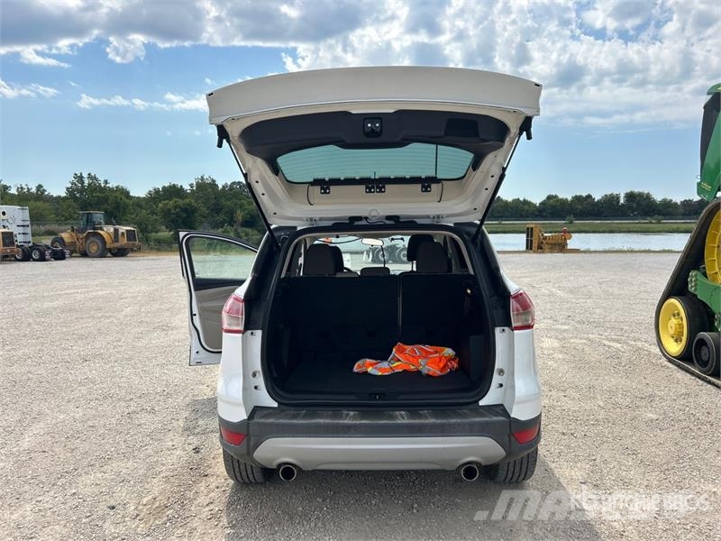 Ford Escape SE 2WD SUV Otomobiller