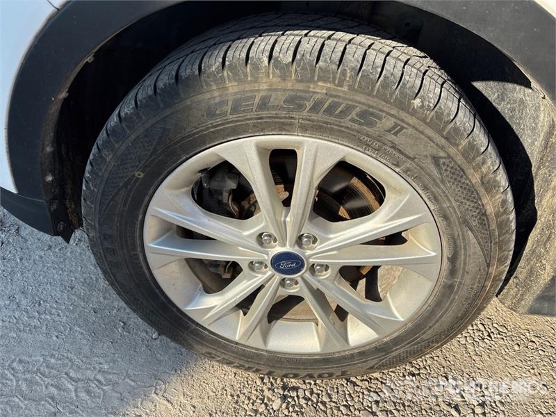 Ford Escape SE 4WD SUV Biler