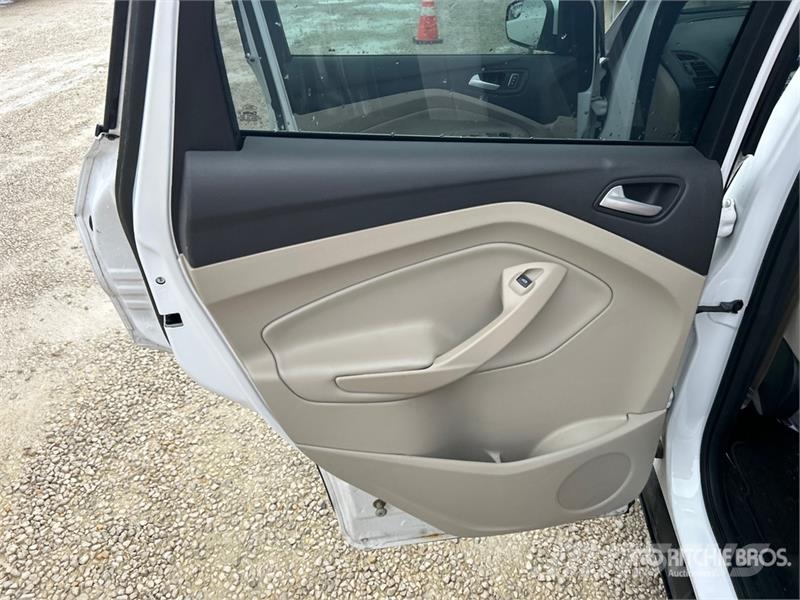 Ford Escape SE 4WD SUV Automašīnas
