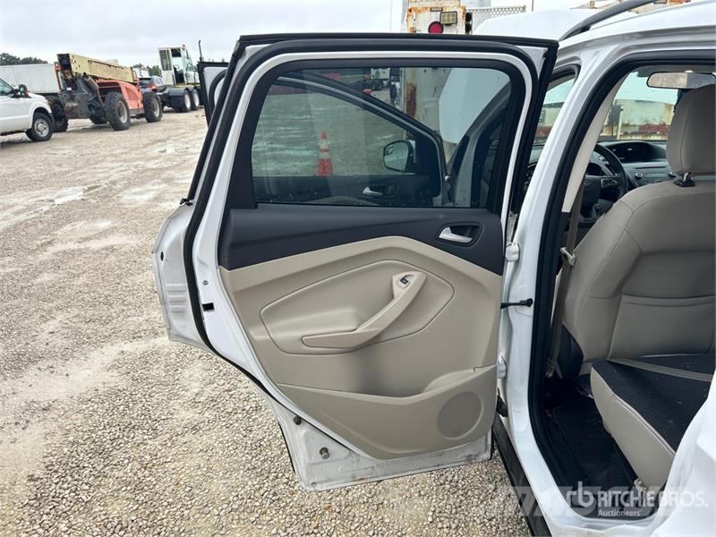 Ford Escape SE 4WD SUV Automašīnas