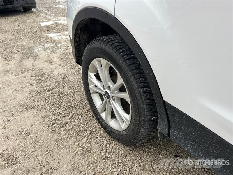 Ford Escape SE 4WD SUV Automašīnas