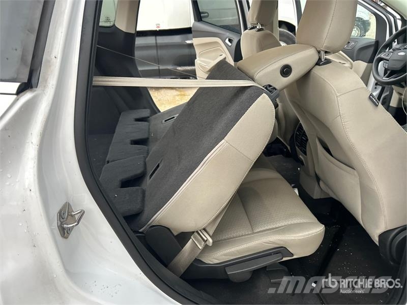 Ford Escape SE 4WD SUV Automašīnas