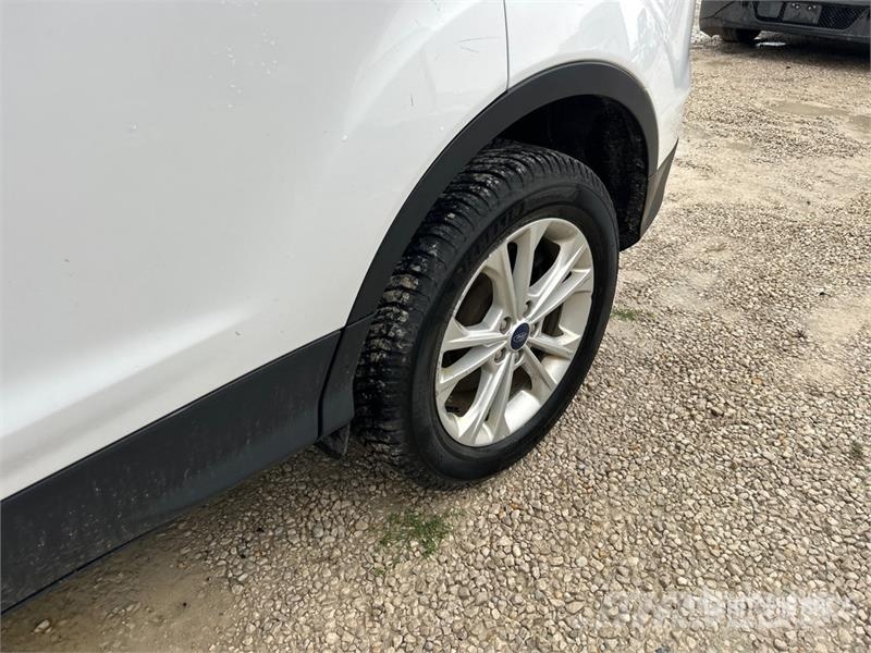 Ford Escape SE 4WD SUV Automašīnas