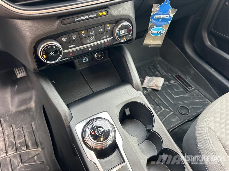 Ford Escape SE AWD SUV Avtomobili