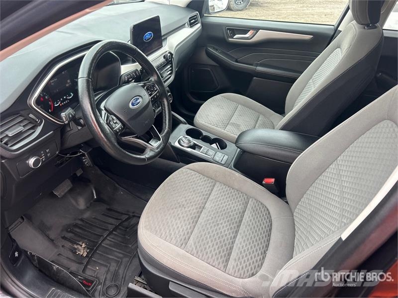 Ford Escape SE AWD SUV 自動車