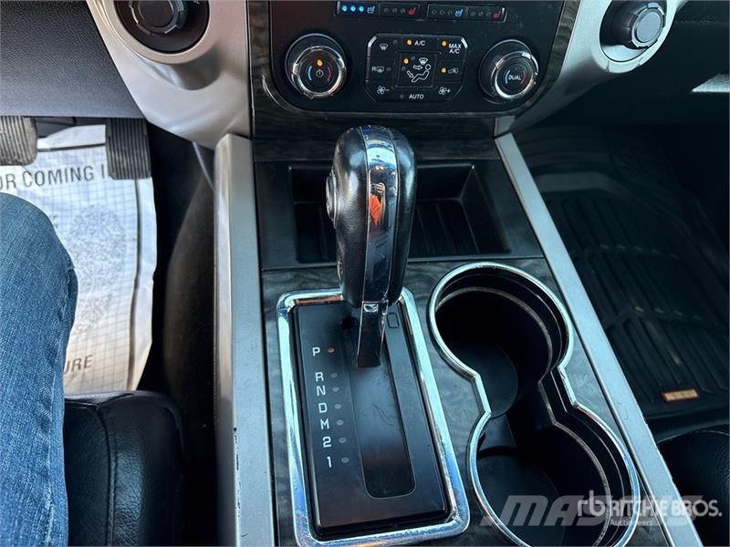 Ford Expedition 4WD SUV 汽车