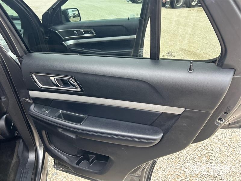 Ford Explorer Carros