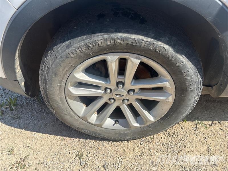 Ford Explorer Avtomobili