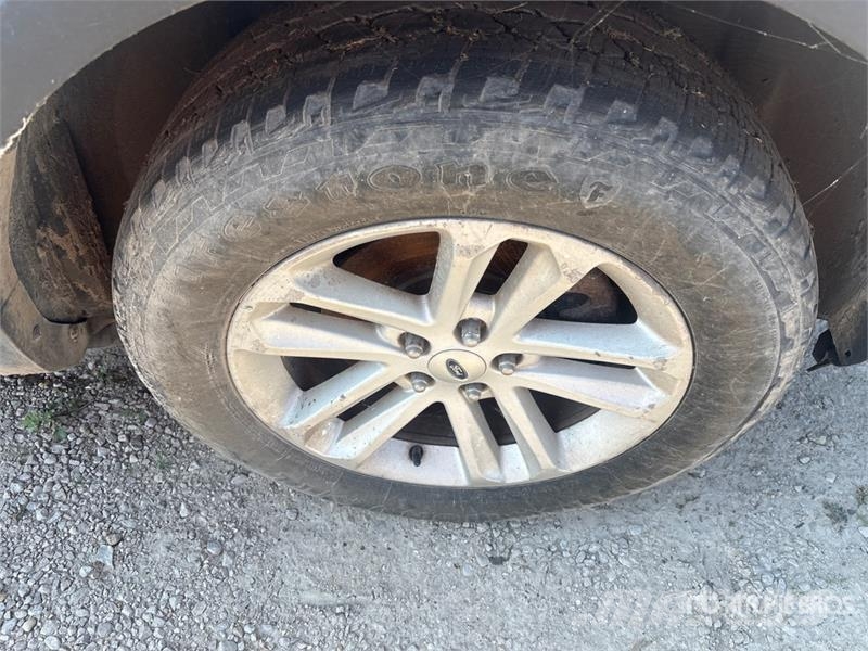 Ford Explorer Avtomobili