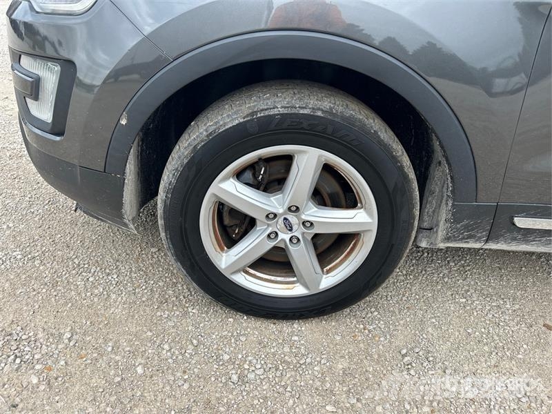 Ford Explorer Carros