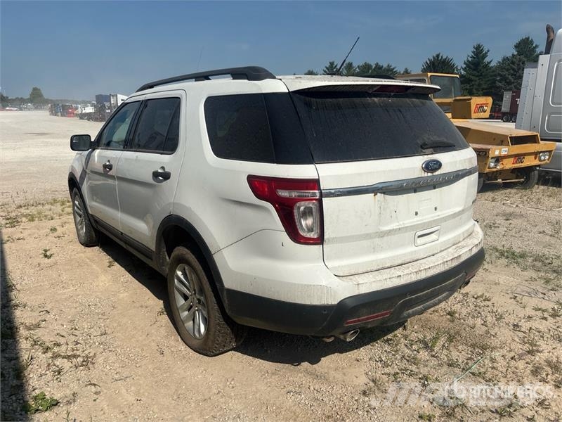 Ford Explorer Avtomobili