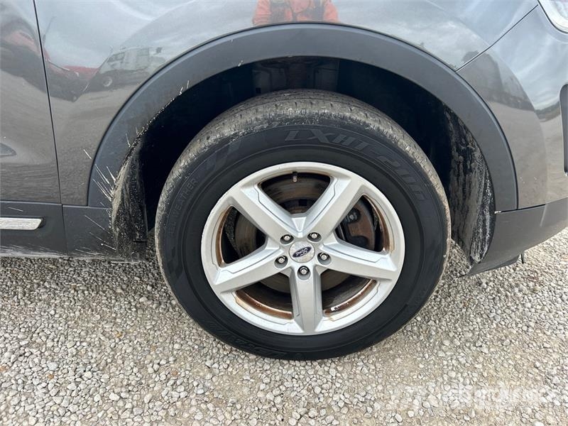 Ford Explorer Carros