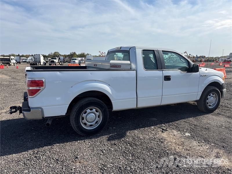 Ford F-150 4x2 Extended Cab Pickup Otros