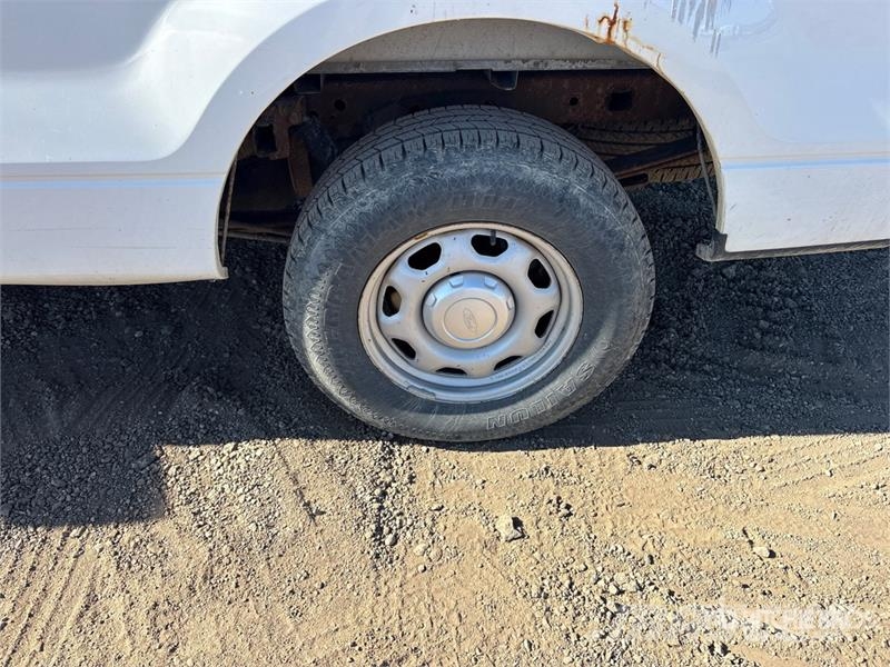 Ford F-150 4x2 Extended Cab Pickup أخرى