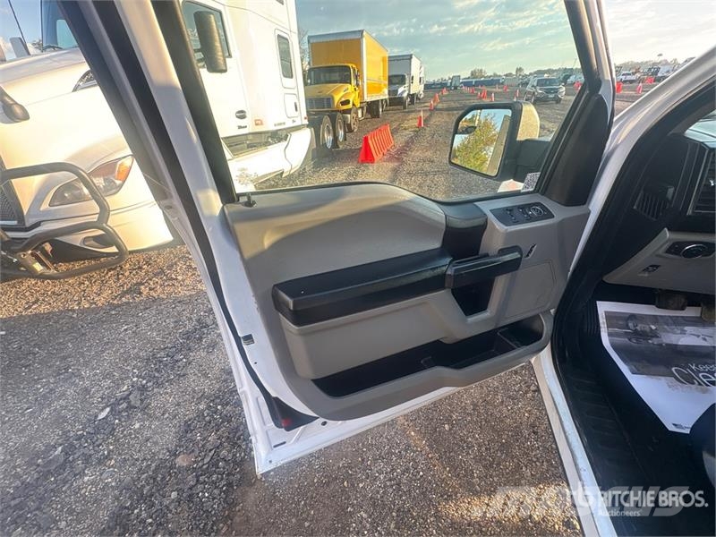 Ford F-150 4x2 Extended Cab Pickup Andere Transporter