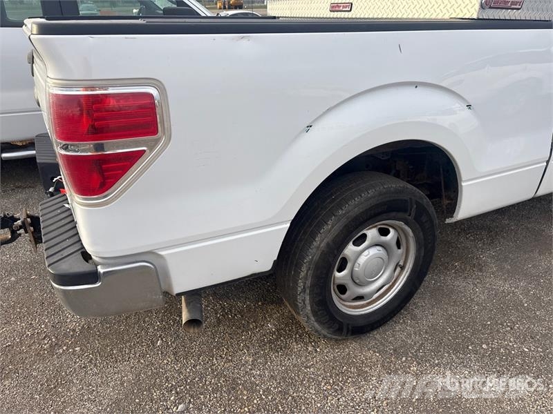 Ford F-150 4x2 Extended Cab Pickup Egyéb