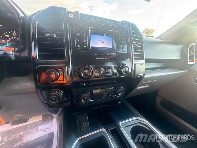 Ford F-150 4x2 Extended Cab Pickup Andere Transporter