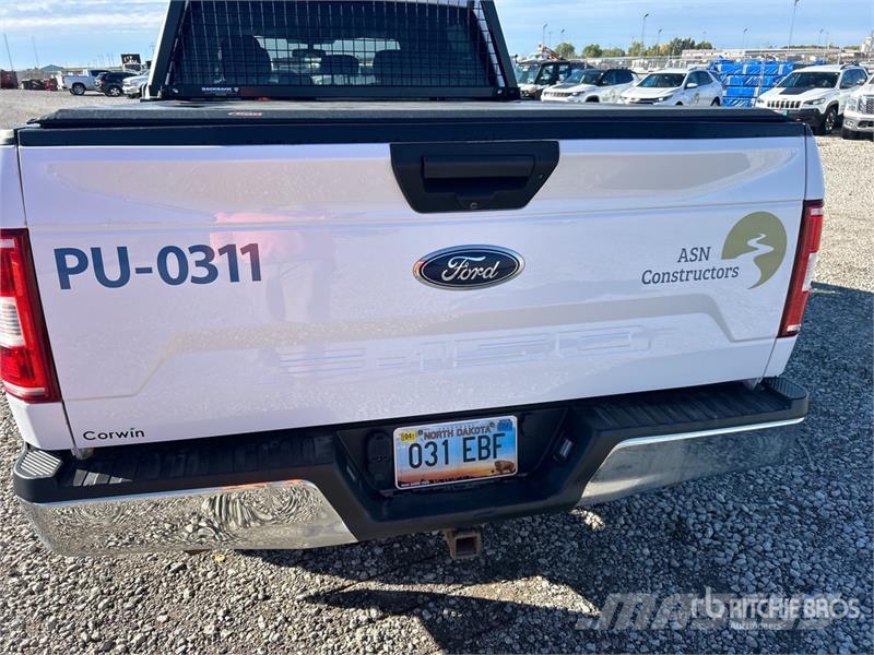 Ford F-150 4x4 Crew Cab Pickup Další