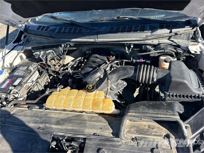 Ford F-150 4x4 Crew Cab Pickup Další