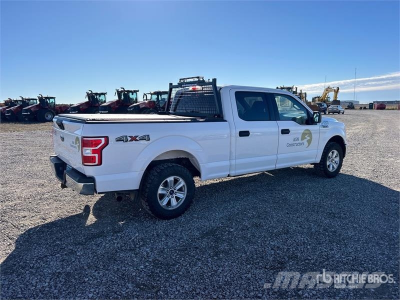 Ford F-150 4x4 Crew Cab Pickup Další