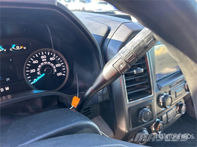 Ford F-150 4x4 Crew Cab Pickup Další