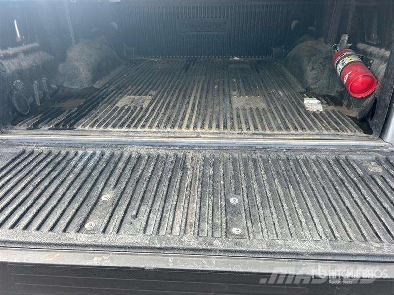 Ford F-150 STX 4x4 Crew Cab Pickup Ostalo