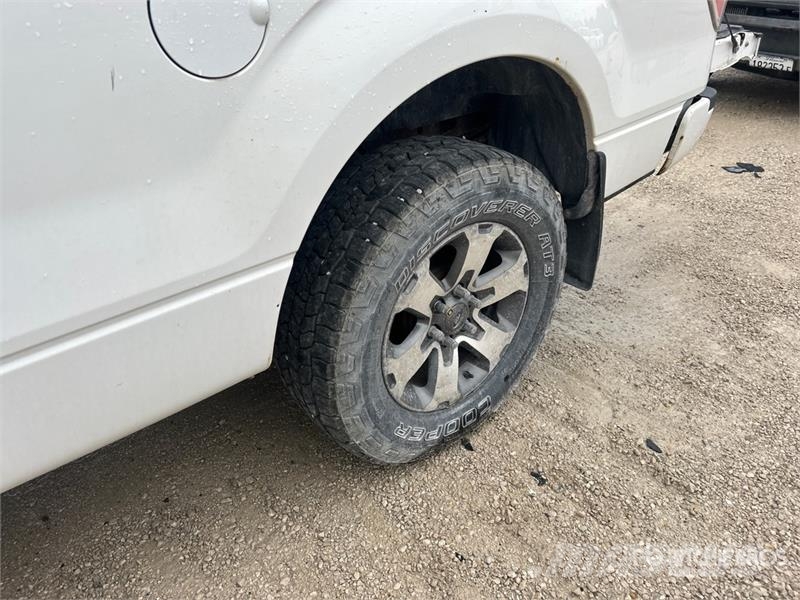 Ford F-150 STX 4x4 Extended Cab Pickup その他