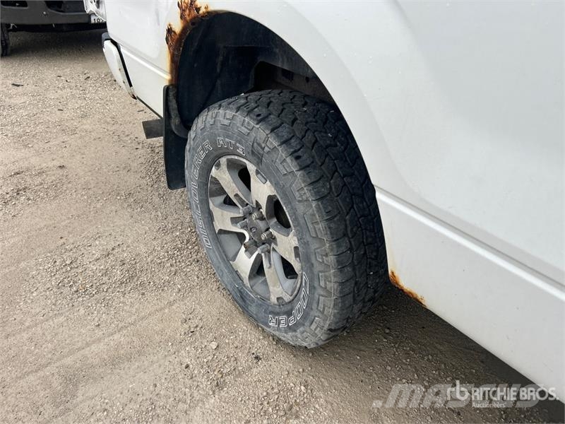 Ford F-150 STX 4x4 Extended Cab Pickup その他