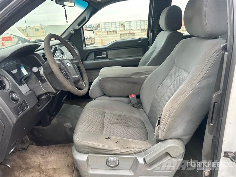 Ford F-150 STX 4x4 Extended Cab Pickup その他