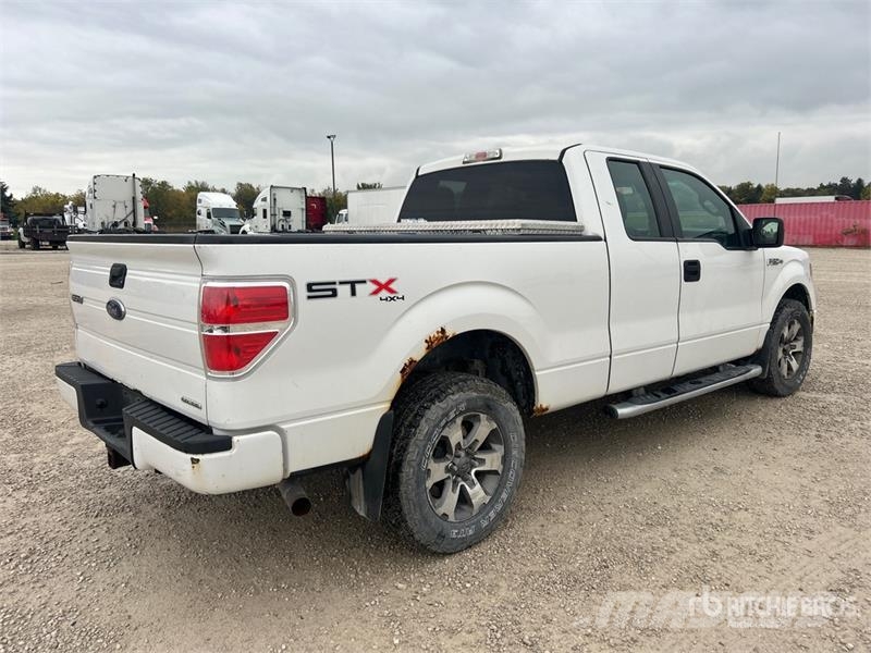Ford F-150 STX 4x4 Extended Cab Pickup その他