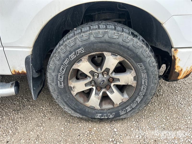 Ford F-150 STX 4x4 Extended Cab Pickup その他