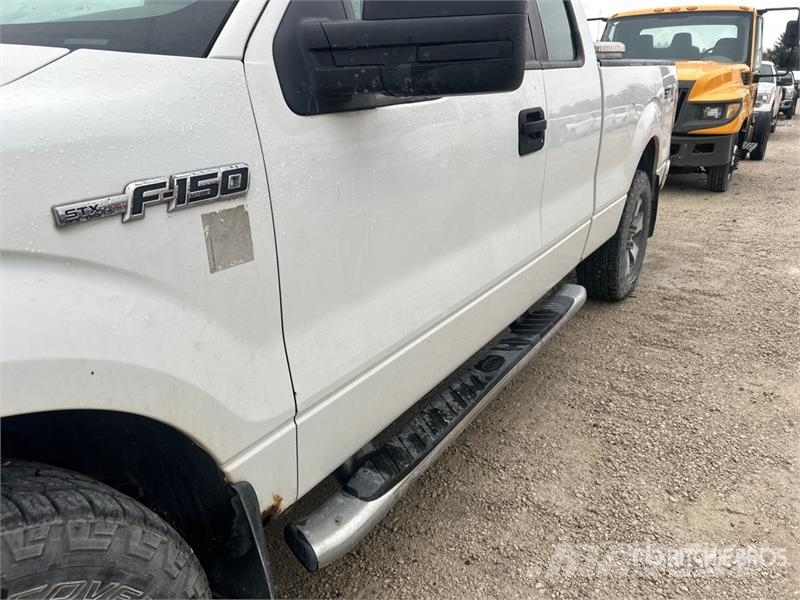 Ford F-150 STX 4x4 Extended Cab Pickup その他
