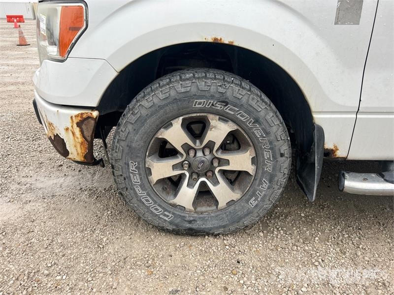 Ford F-150 STX 4x4 Extended Cab Pickup その他