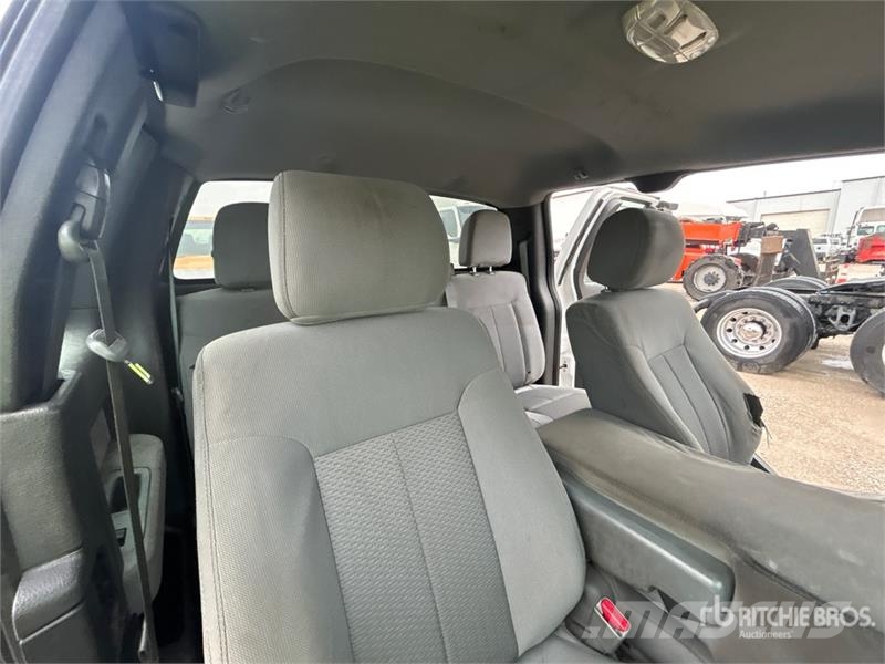Ford F-150 STX 4x4 Extended Cab Pickup その他