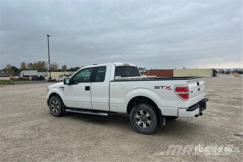 Ford F-150 STX 4x4 Extended Cab Pickup Další