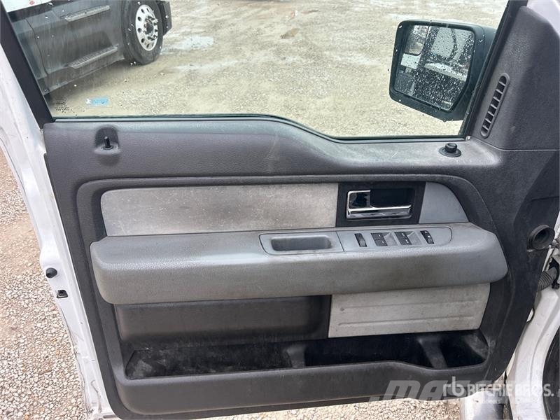Ford F-150 STX 4x4 Extended Cab Pickup その他