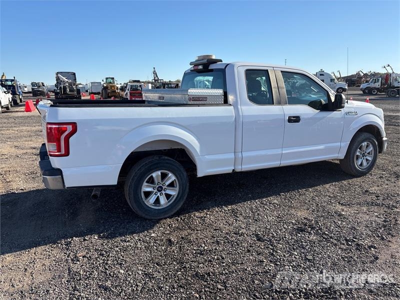 Ford F-150 XL 4x2 Extended Cab Pickup Furgoni altro