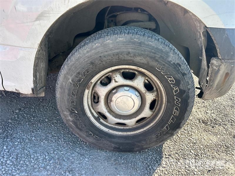 Ford F-150 XL 4x2 Pickup 其他