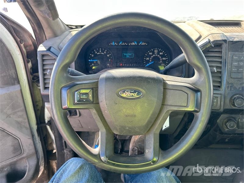 Ford F-150 XL 4x2 Pickup 其他