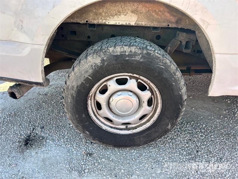 Ford F-150 XL 4x2 Pickup 其他